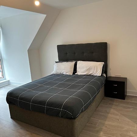 Lush King Ensuite In A Shared Home Mánchester Exterior foto