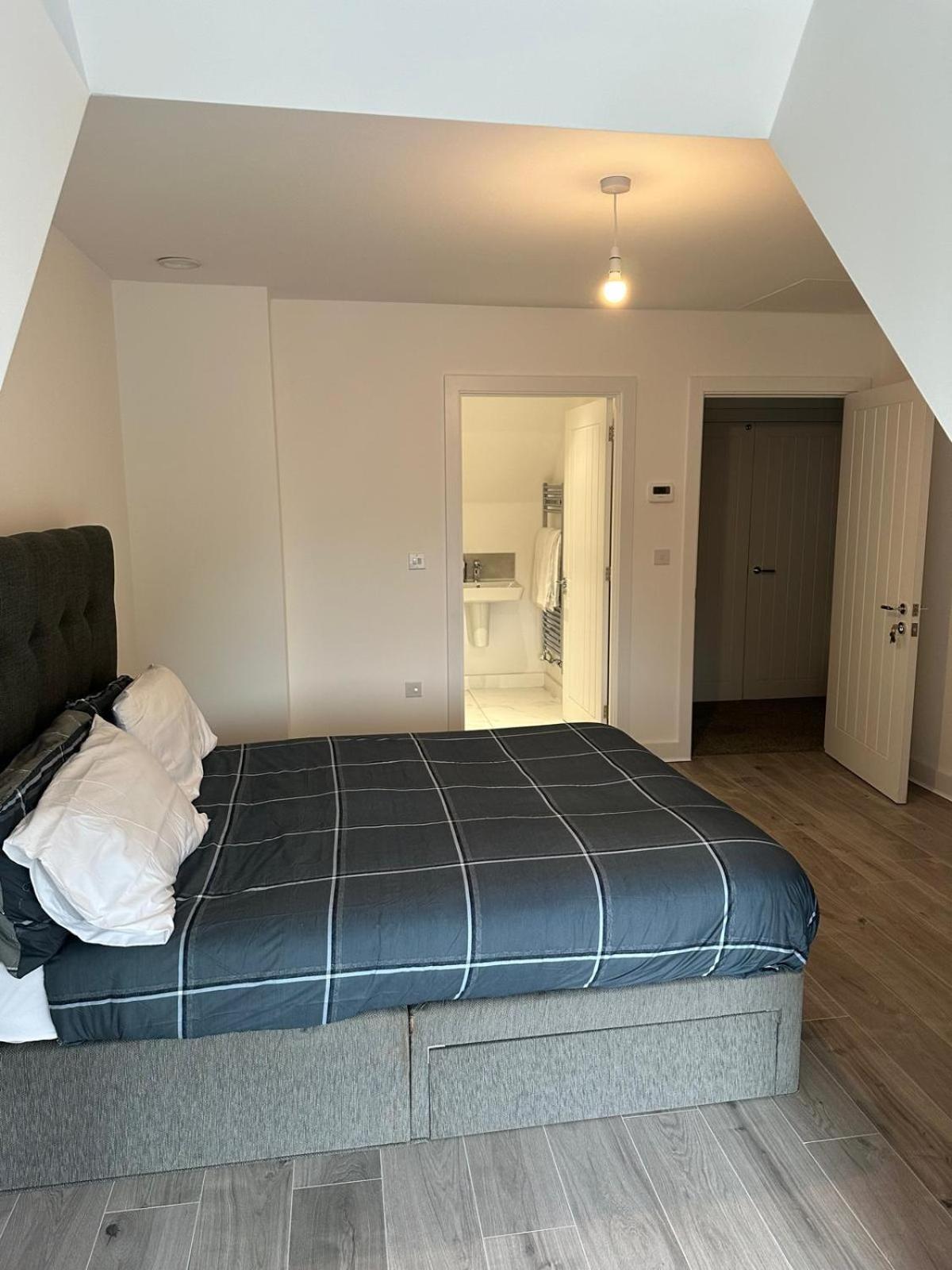 Lush King Ensuite In A Shared Home Mánchester Exterior foto