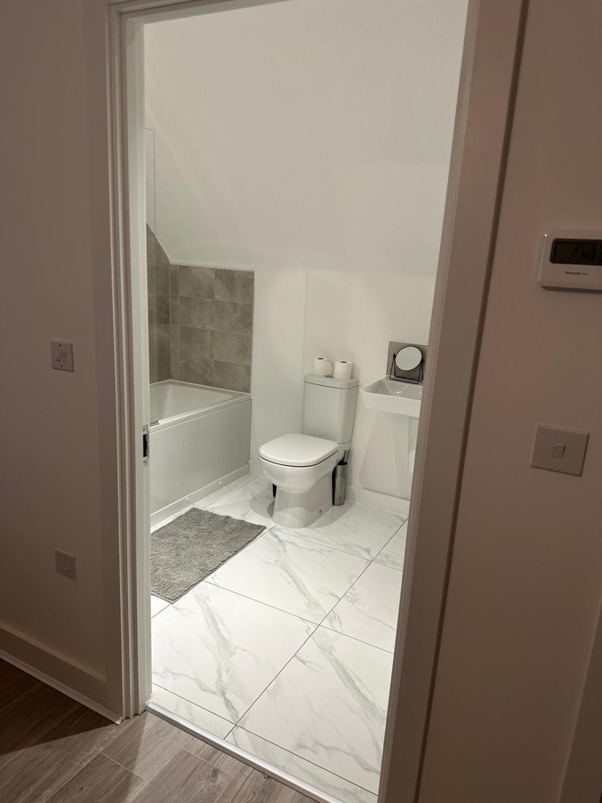 Lush King Ensuite In A Shared Home Mánchester Exterior foto